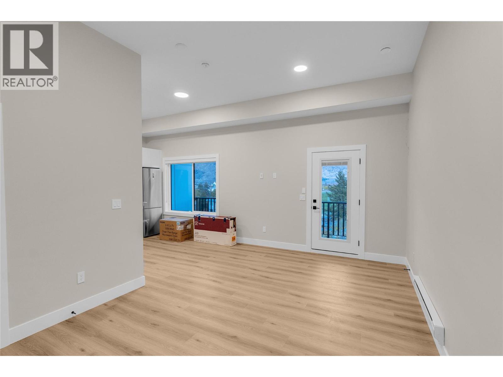 6811 Nighthawk Drive Unit# 102. Osoyoos, British Columbia