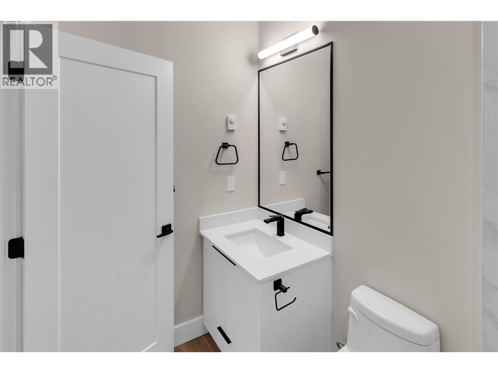 6811 Nighthawk Drive Unit# 102. Osoyoos, British Columbia