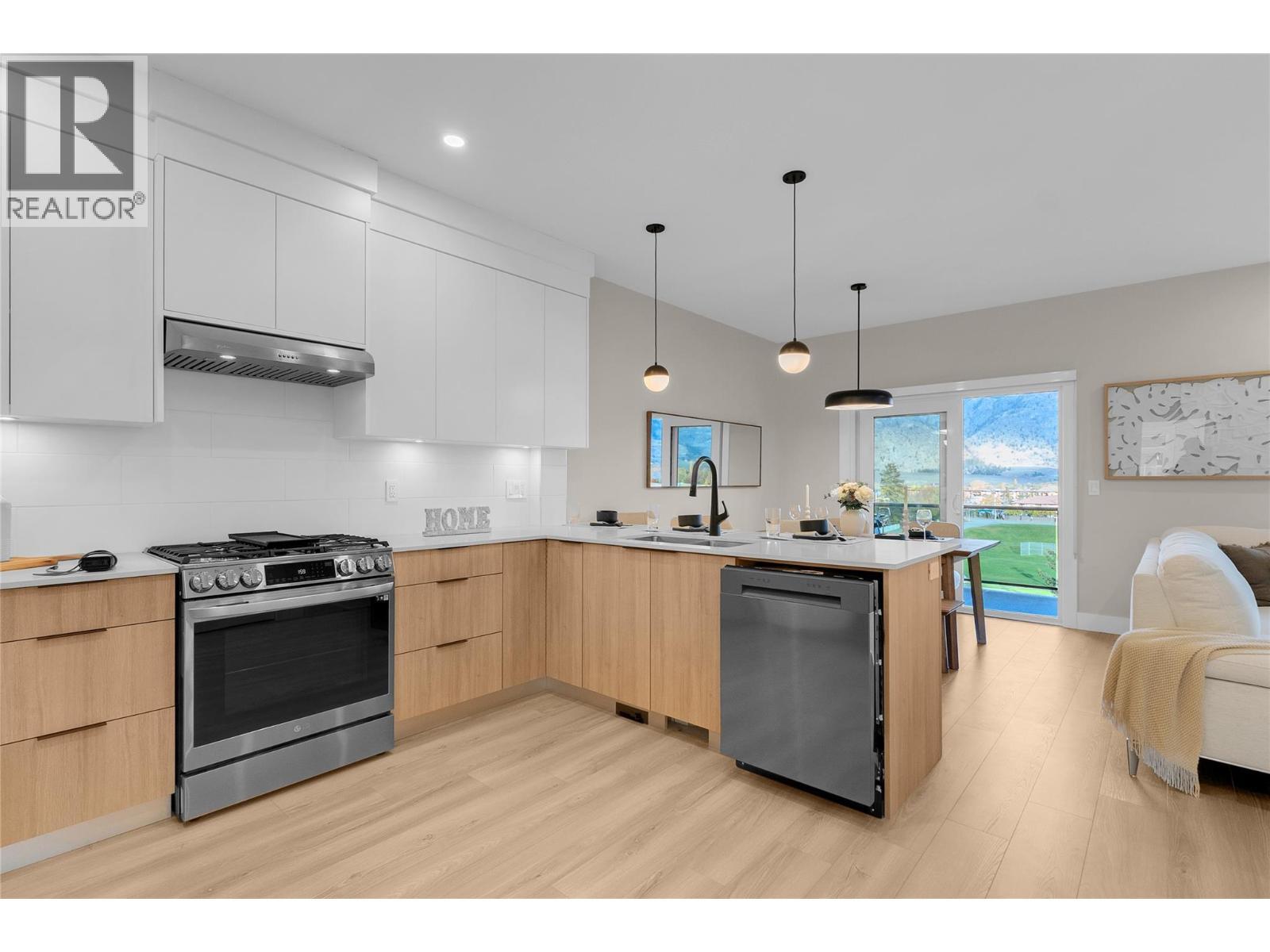 6811 Nighthawk Drive Unit# 102. Osoyoos, British Columbia