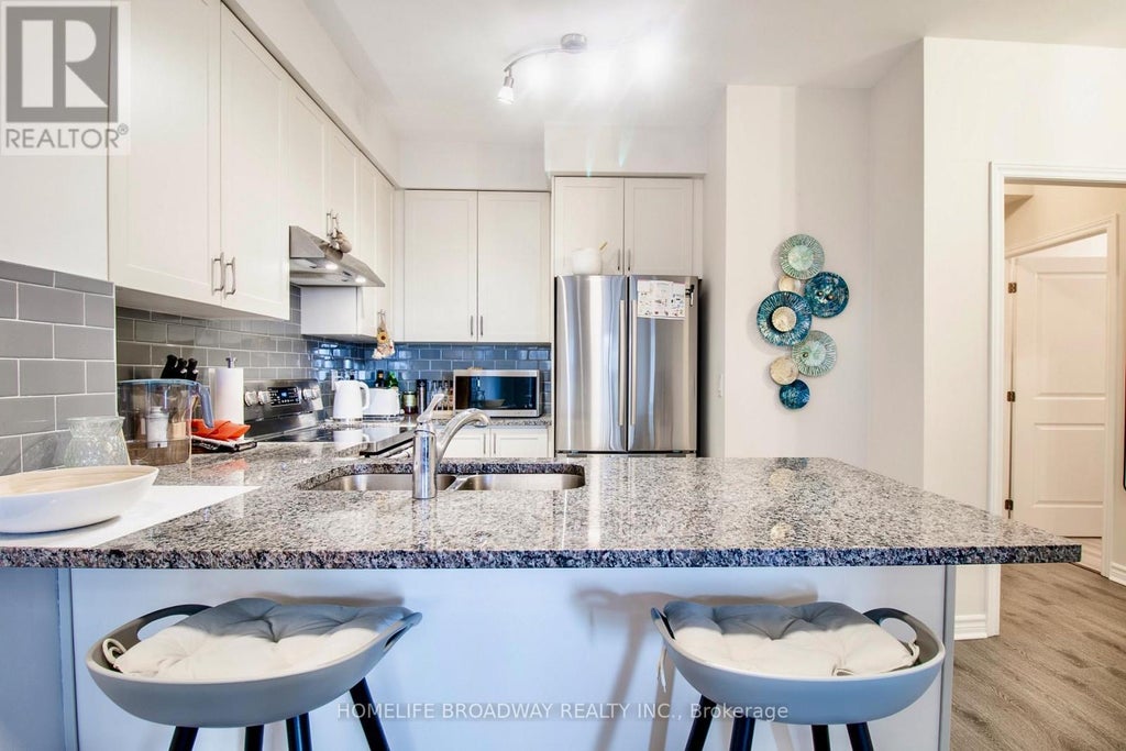 815 - 9255 Jane Street, Vaughan (maple)