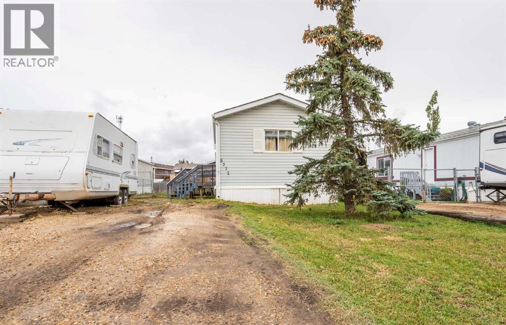 9712 109 Avenue, Clairmont