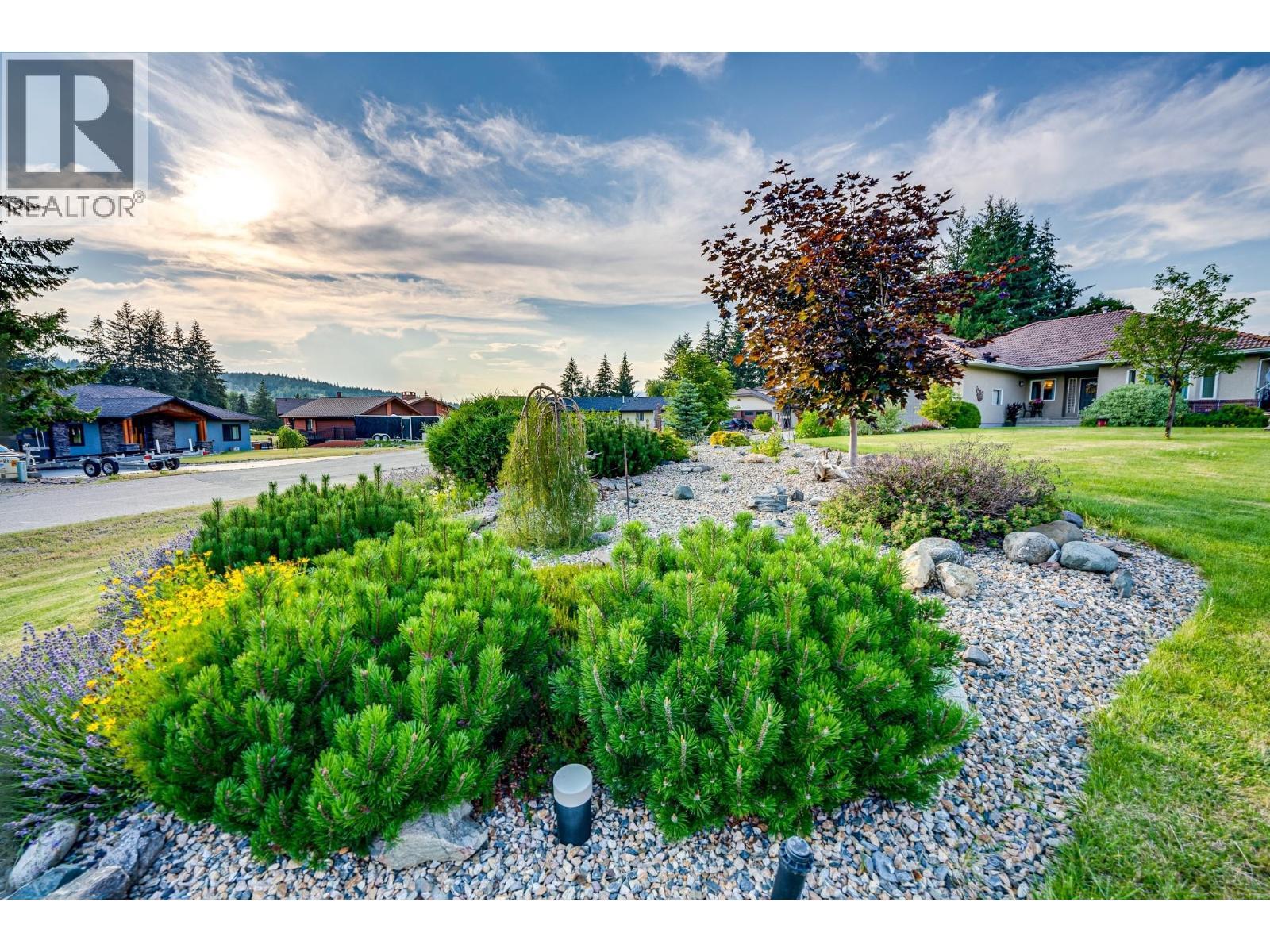 2642 Golf View Place. Blind Bay, British Columbia