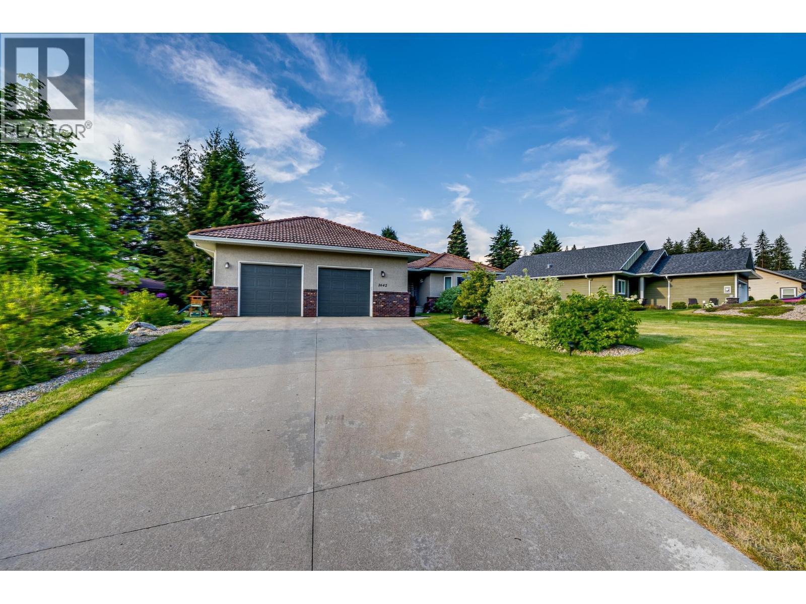 2642 Golf View Place. Blind Bay, British Columbia