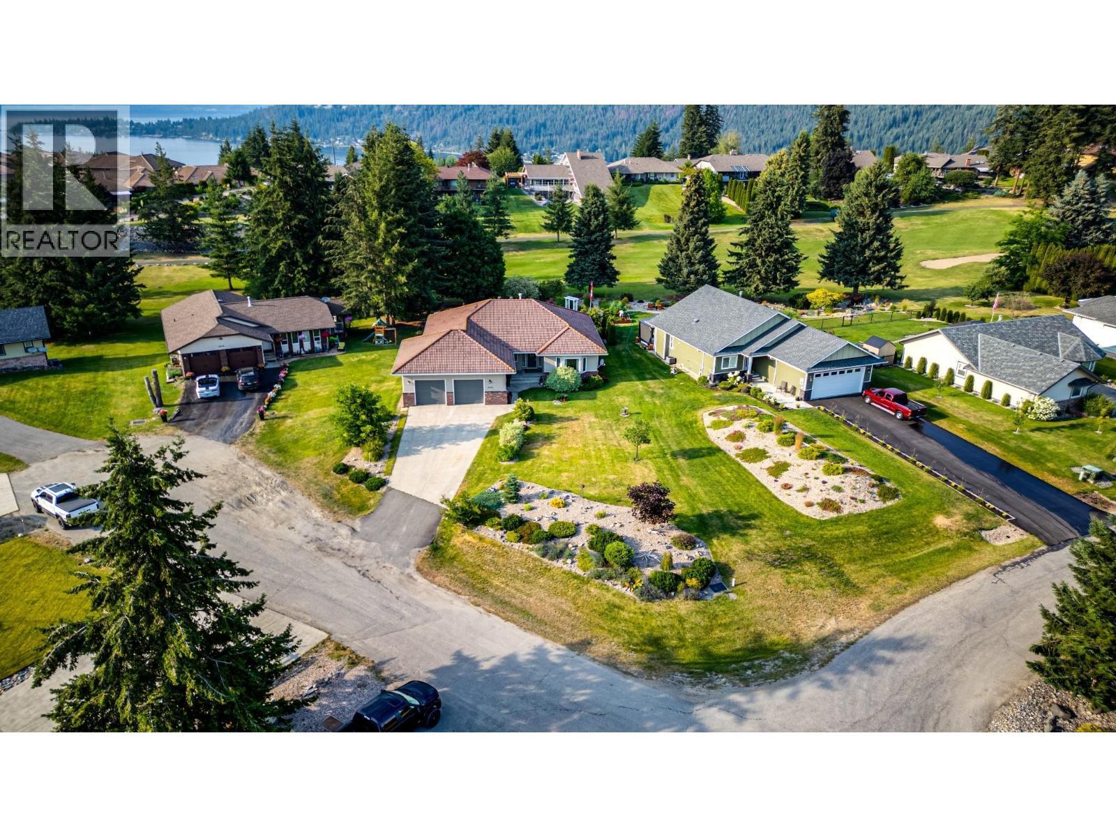 2642 Golf View Place. Blind Bay, British Columbia