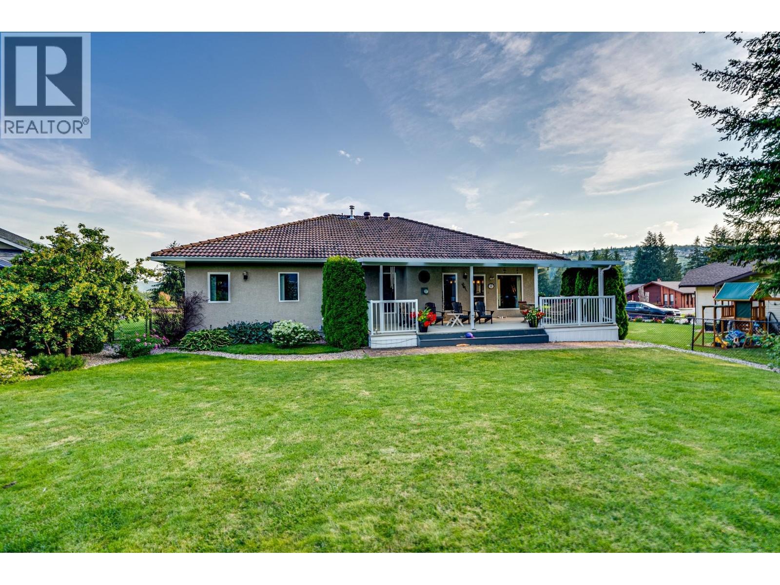 2642 Golf View Place. Blind Bay, British Columbia