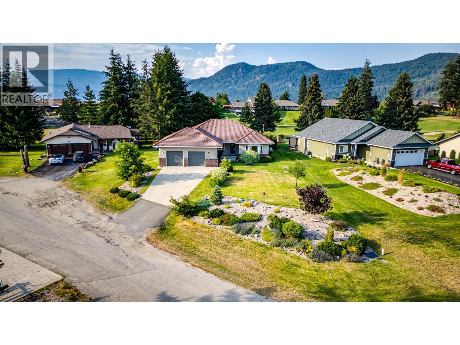2642 Golf View Place. Blind Bay, British Columbia