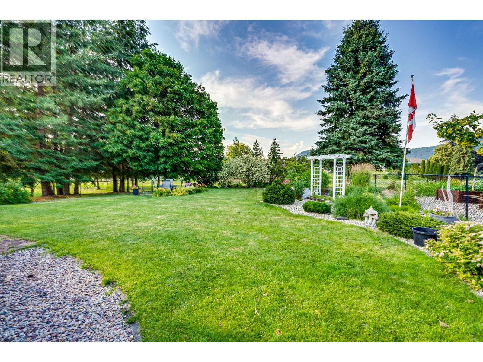 2642 Golf View Place. Blind Bay, British Columbia