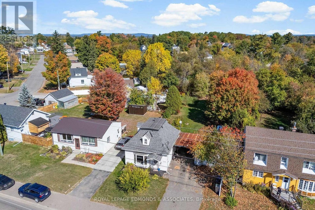 525 Boundary Road E, Pembroke