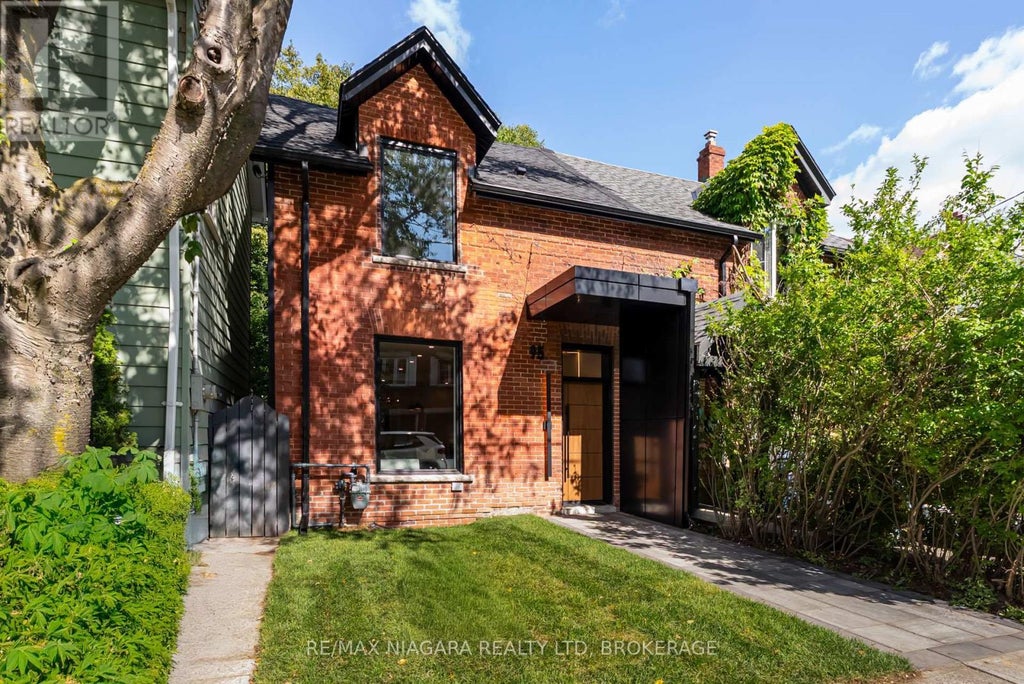 95 Kimberley Avenue, Toronto (east End-Danforth)