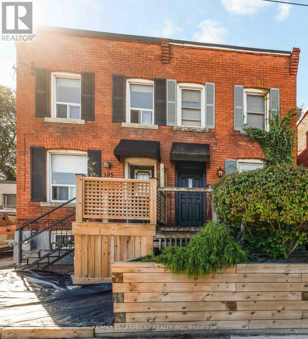 187 Barton Street W, Hamilton (central)