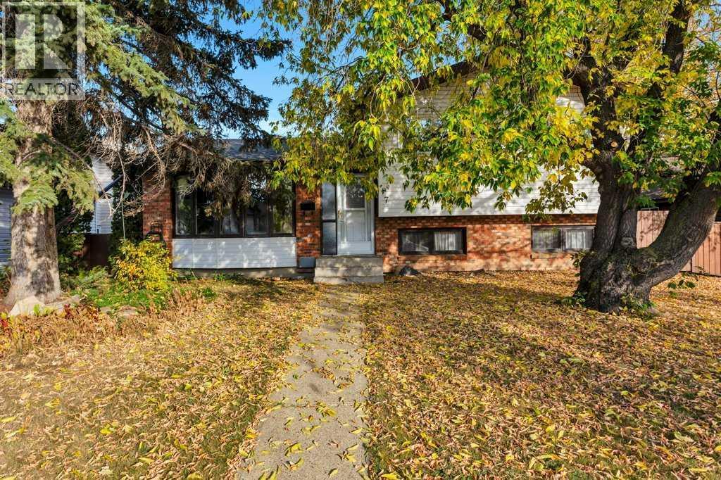 7 Nellis Avenue, Red Deer