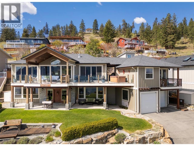 5824 Columbia Avenue, Peachland