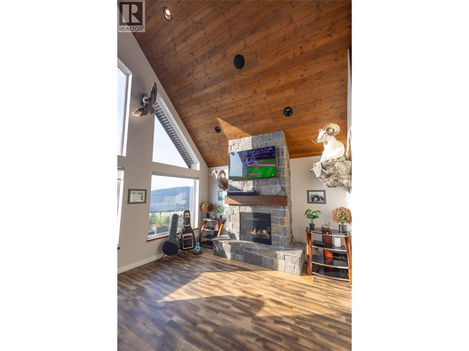 18252 Angus Road. Lake Country, British Columbia