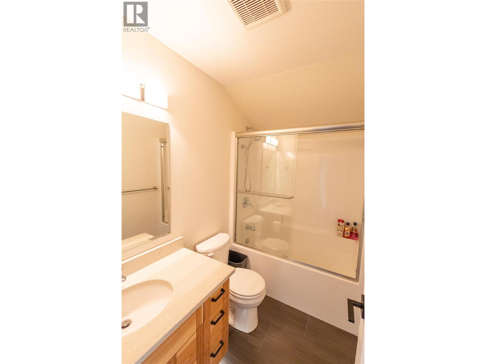 18252 Angus Road. Lake Country, British Columbia