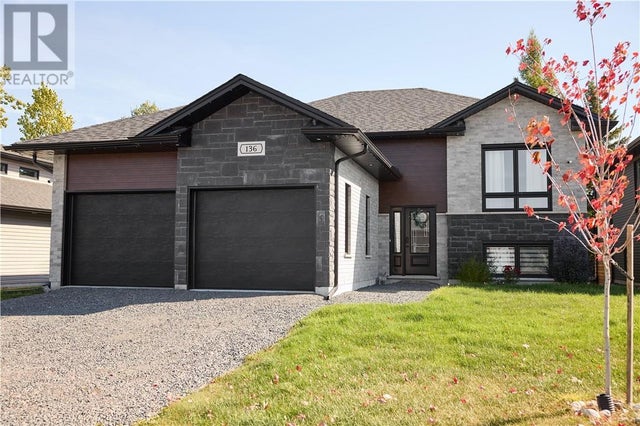 136 Hollybrook, Azilda