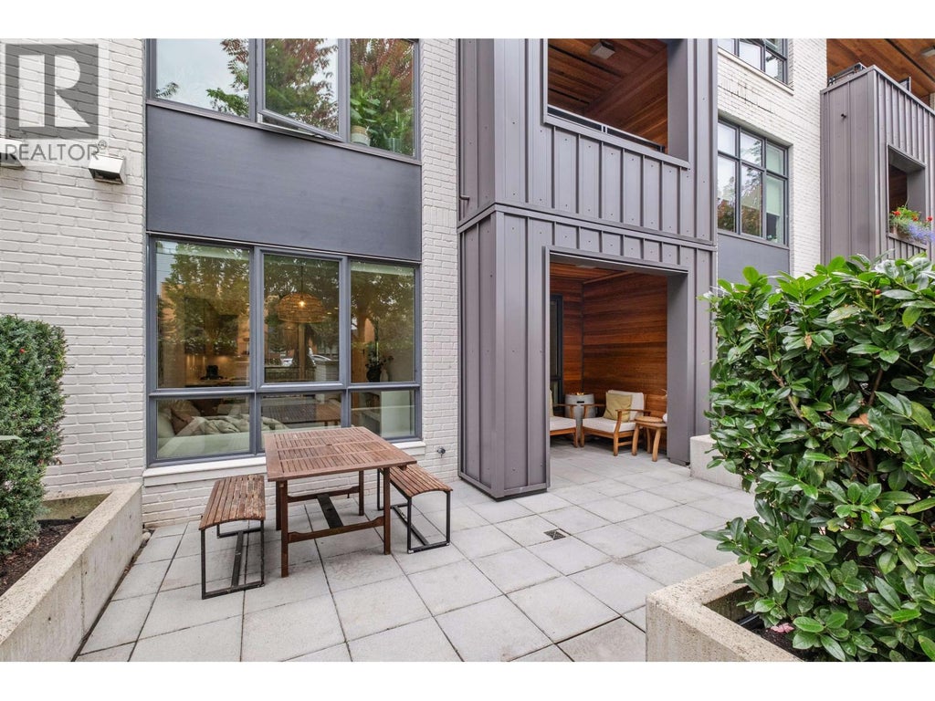 102 733 E 3rd Street, North Vancouver