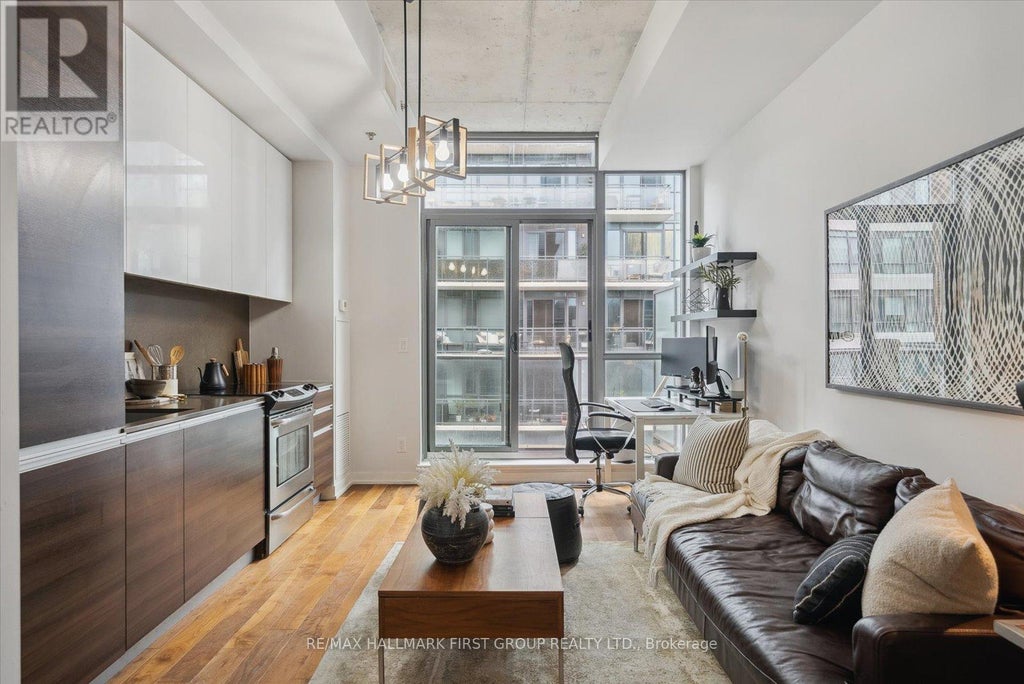 602 - 8 Gladstone Avenue, Toronto (little Portugal)