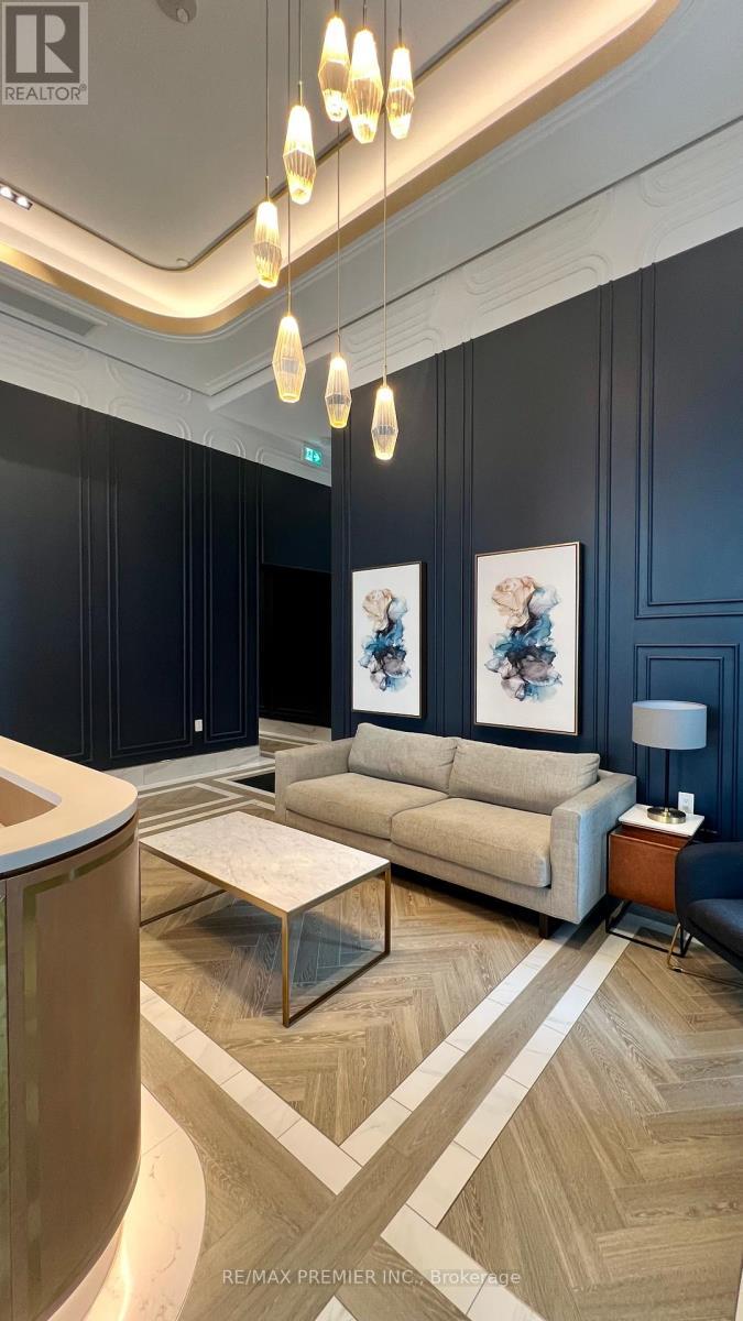 601 - 120 Eagle Rock Way, Vaughan (maple)