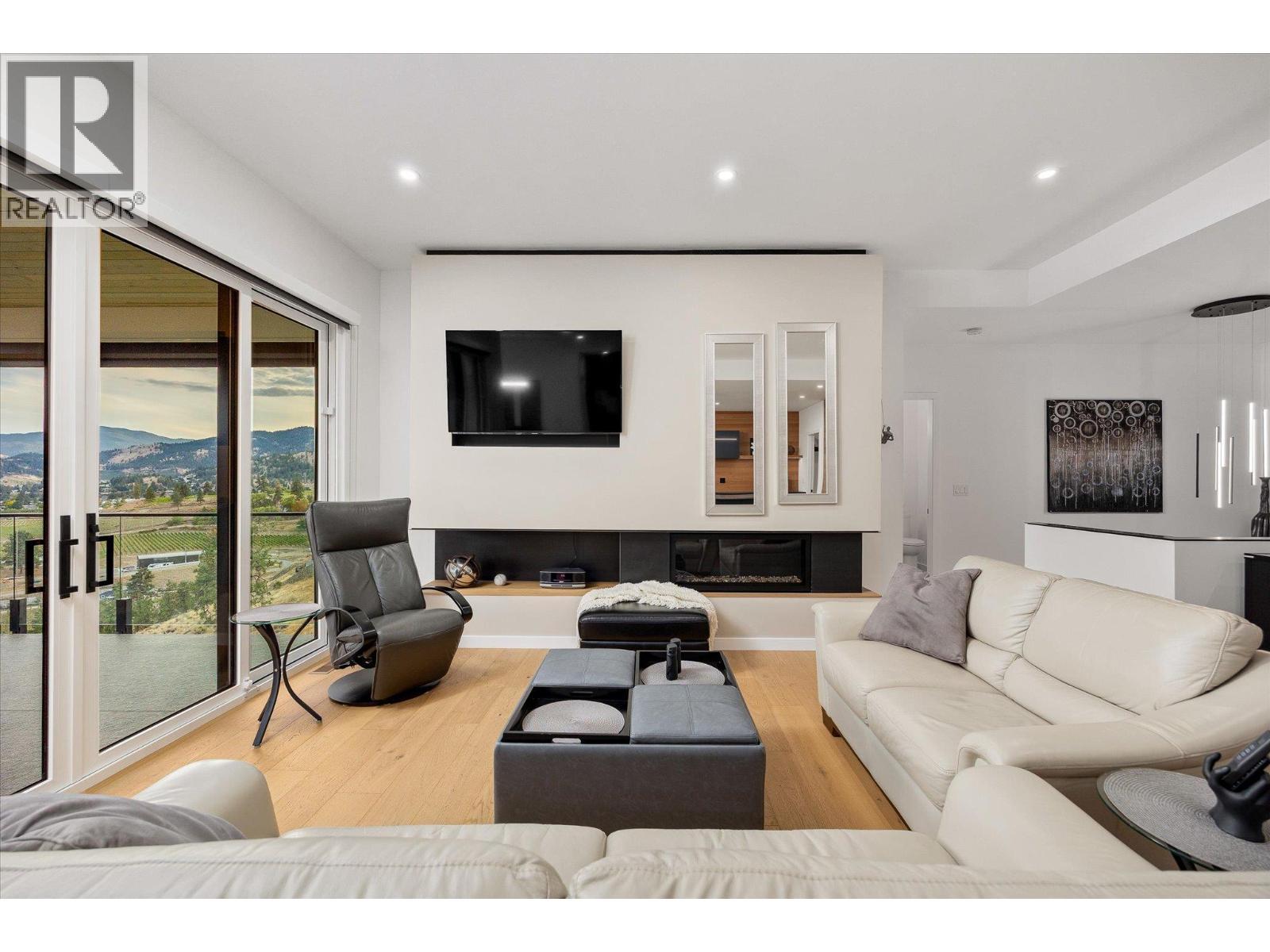 17499 Sanborn Street. Summerland, British Columbia