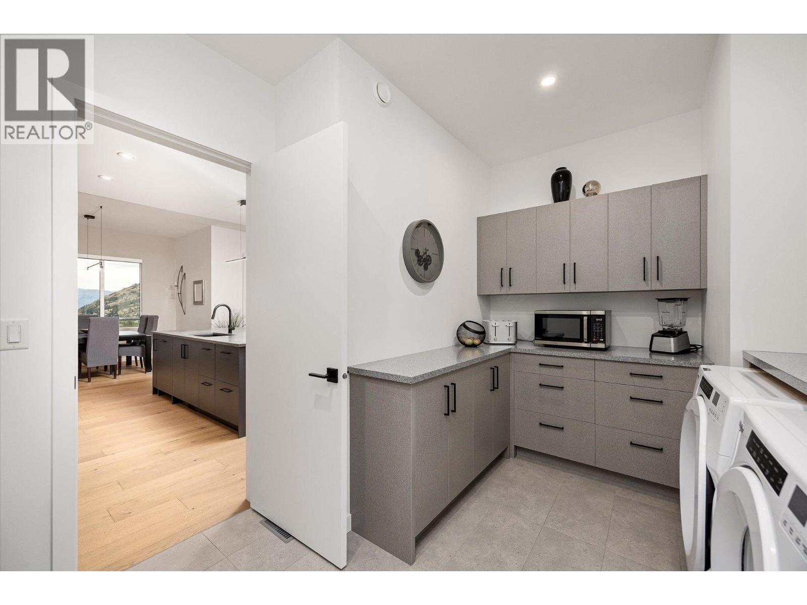 17499 Sanborn Street. Summerland, British Columbia