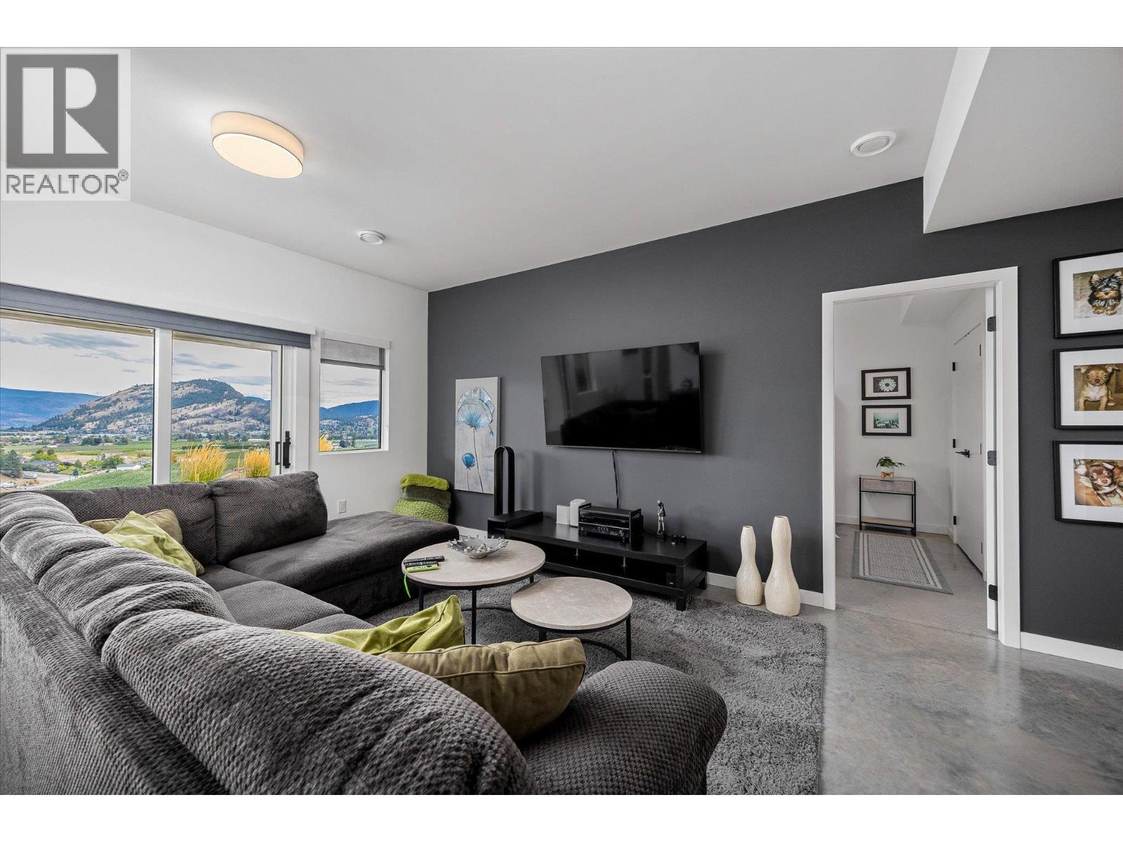 17499 Sanborn Street. Summerland, British Columbia