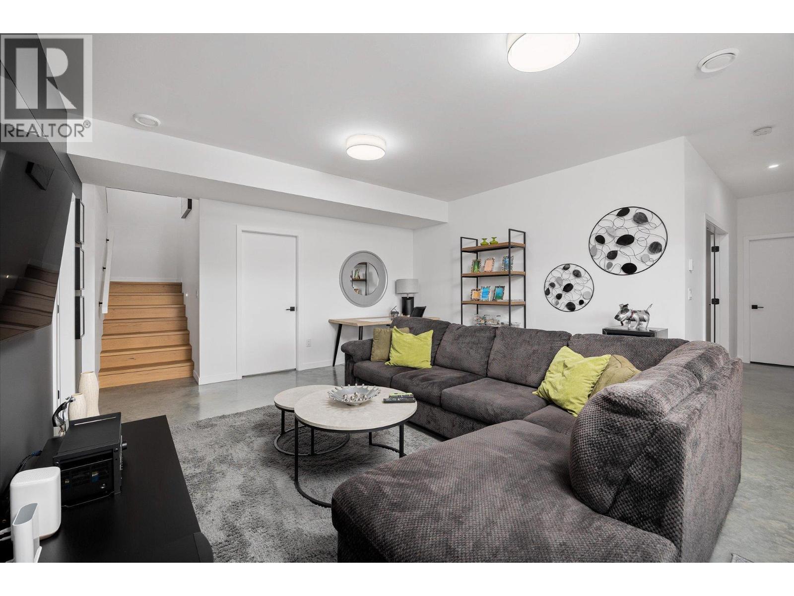 17499 Sanborn Street. Summerland, British Columbia