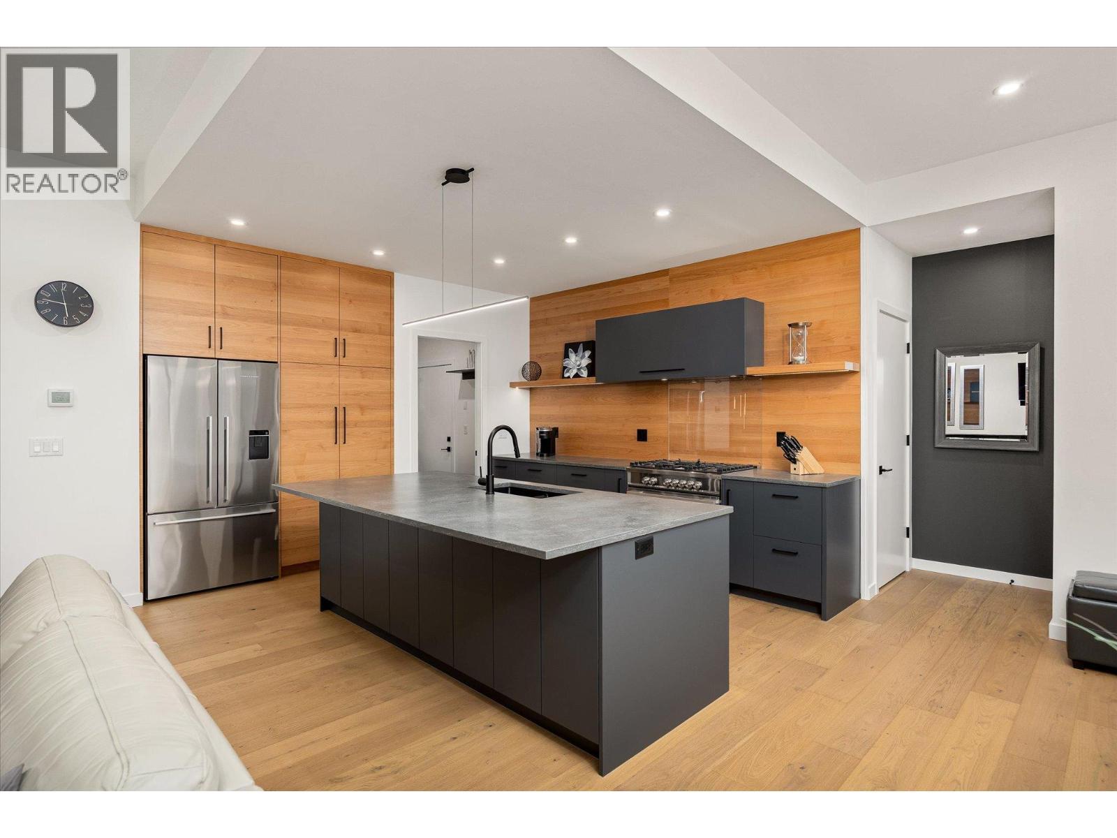 17499 Sanborn Street. Summerland, British Columbia