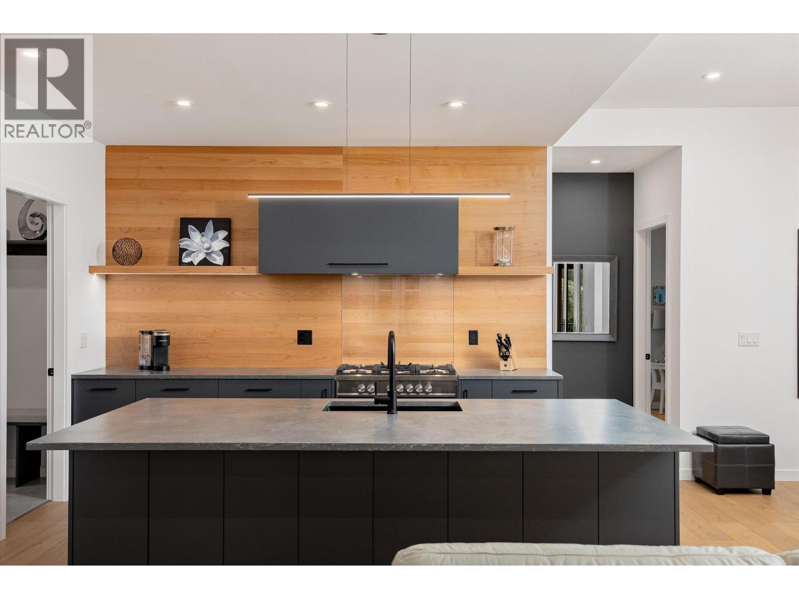 17499 Sanborn Street. Summerland, British Columbia