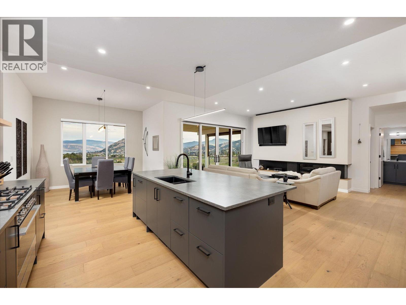 17499 Sanborn Street. Summerland, British Columbia