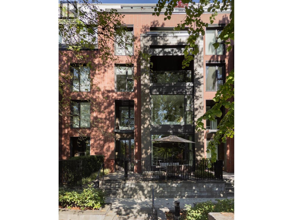 1577 W 57th Avenue, Vancouver