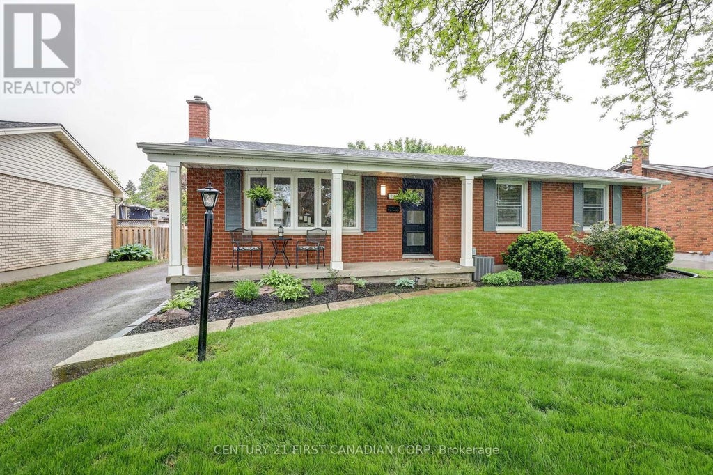 116 Downing Crescent, London South (south S)