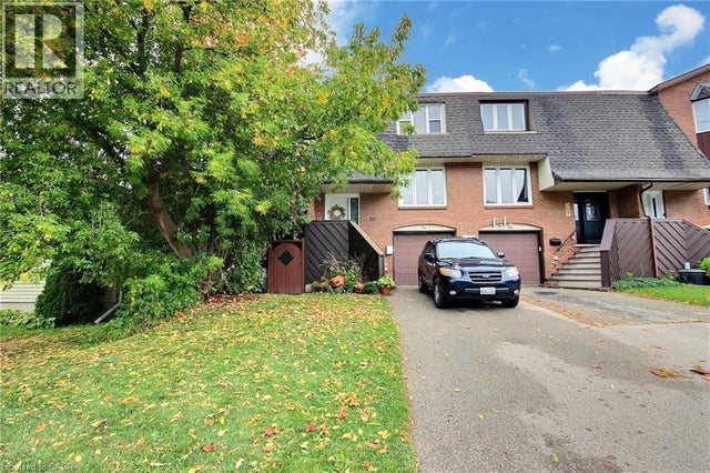 755 N York Avenue N, Listowel