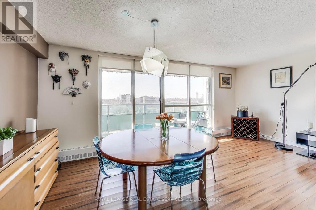 1008 - 44 Longbourne Drive, Toronto (willowridge-Martingrove-Richview)