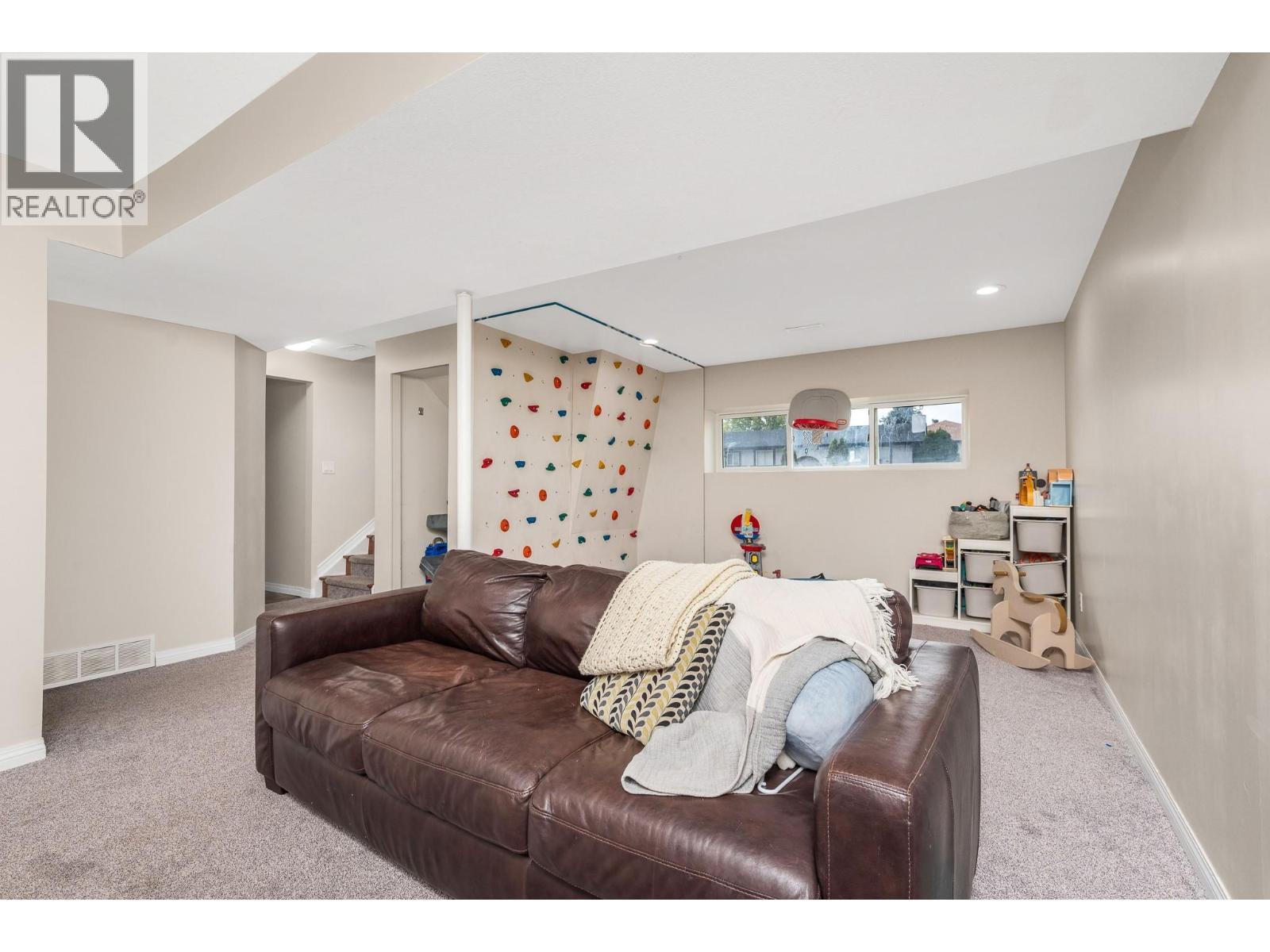 2003 21 Street. Vernon, British Columbia