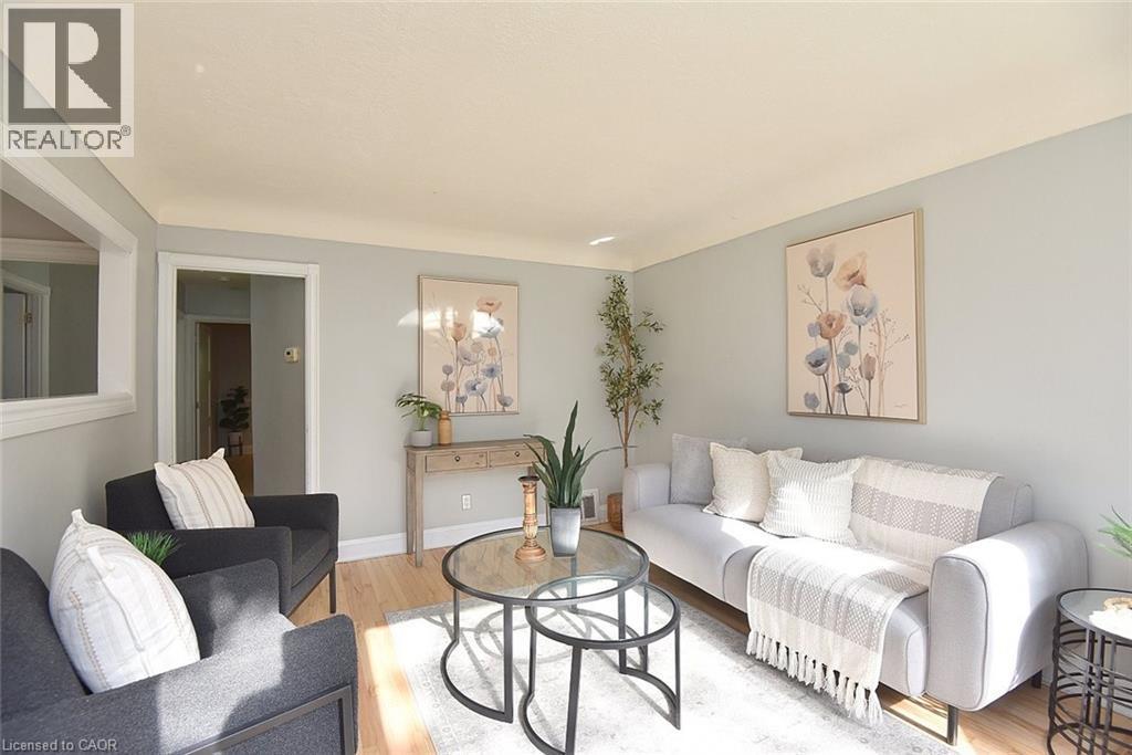 82 East 38th Street, Hamilton