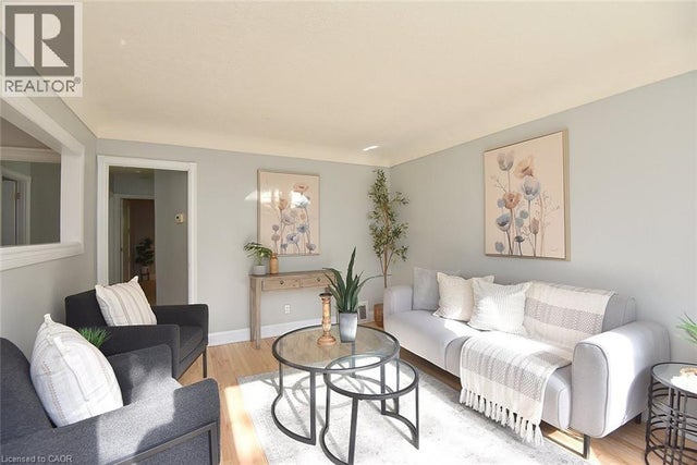 82 East 38th Street, Hamilton