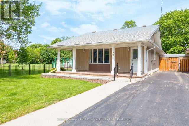 39 Portia Boulevard, Stratford