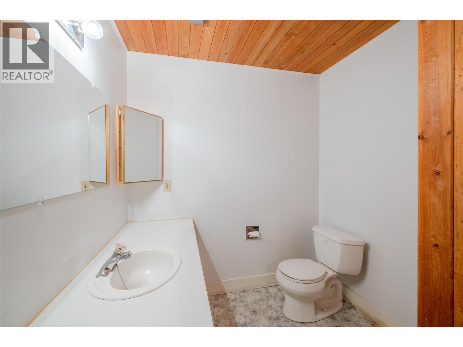 8015 Victoria Road S. Summerland, British Columbia