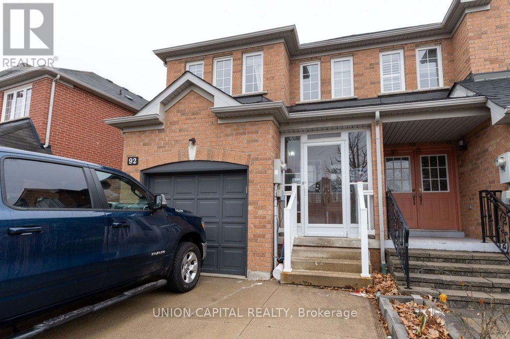 92 Guinevere Road, Markham (cedarwood)