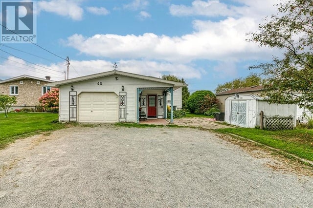 43 Laurier Street E, Azilda