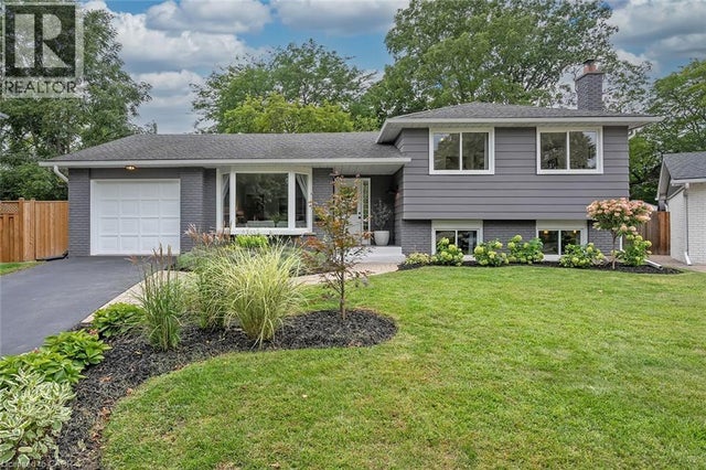 406 Oakwood Drive, Burlington