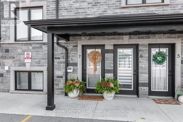 7 - 3192 Vivian Line 37 Line, Stratford