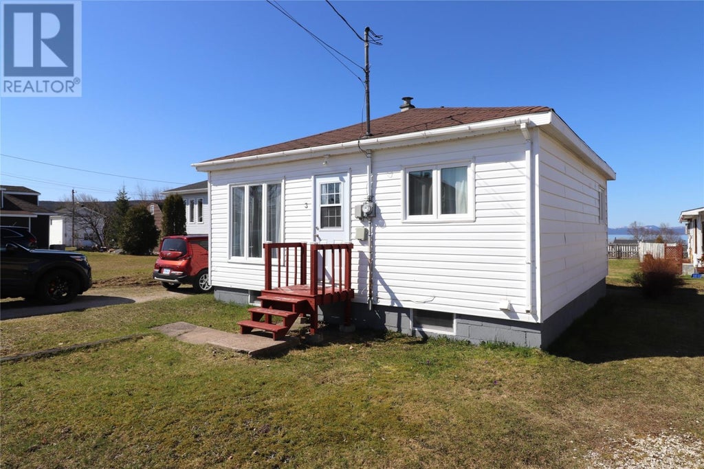 3 First Avenue, Deer Lake