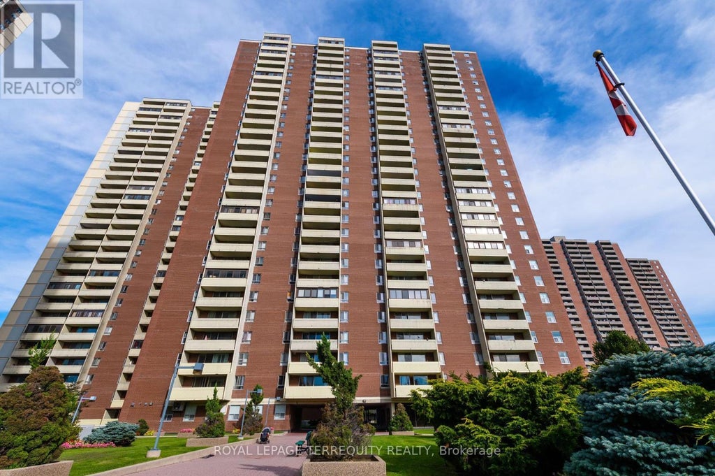 2807 - 5 Massey Square, Toronto (crescent Town)