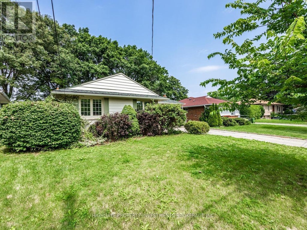 82 Ravenscrest Drive, Toronto (princess-Rosethorn)