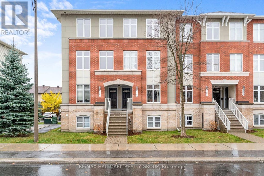 736b Chapman Mills Drive, Ottawa