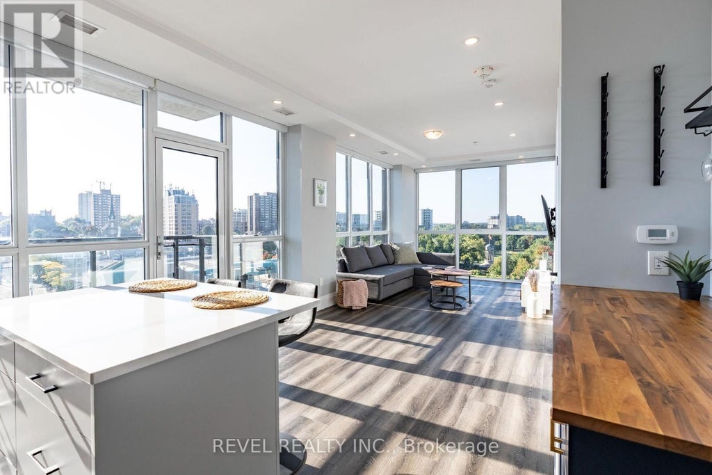 5 - 60 Charles Street W, Kitchener