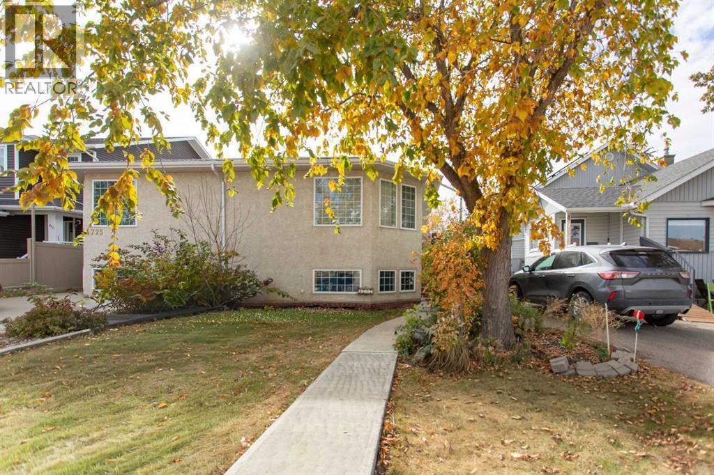 4727 49a Avenue, Lacombe