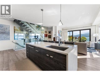 4364 Beach Avenue Unit# 1. Peachland, British Columbia