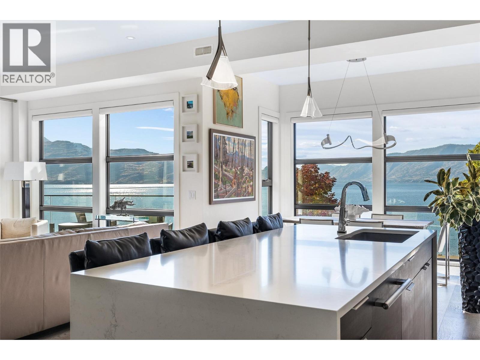 4364 Beach Avenue Unit# 1. Peachland, British Columbia